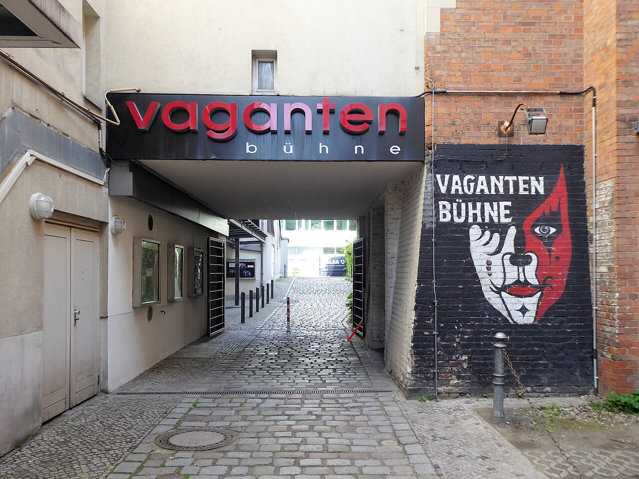 Charlottenburg Vaganten Bühne Zugang zwischen Theater des Westens und Delphi-Filmpalast