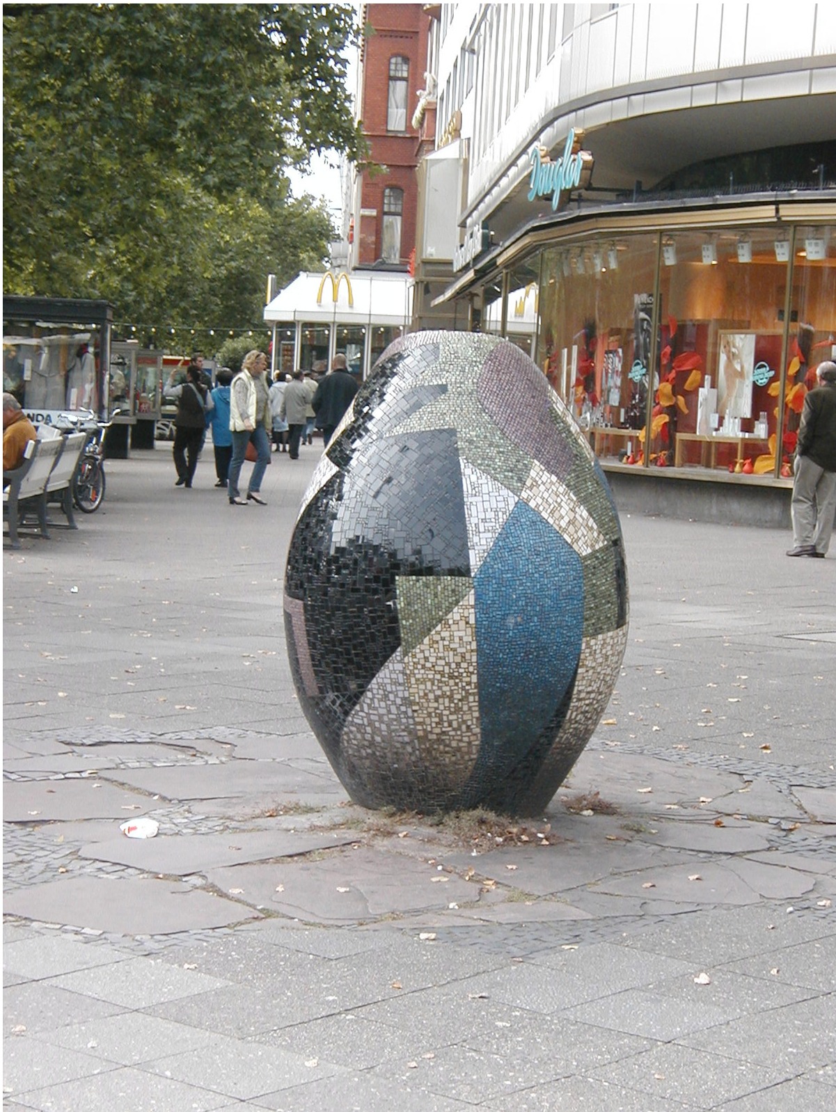 Vase mit farbigem Mosaik (Asymmetrische Vase)