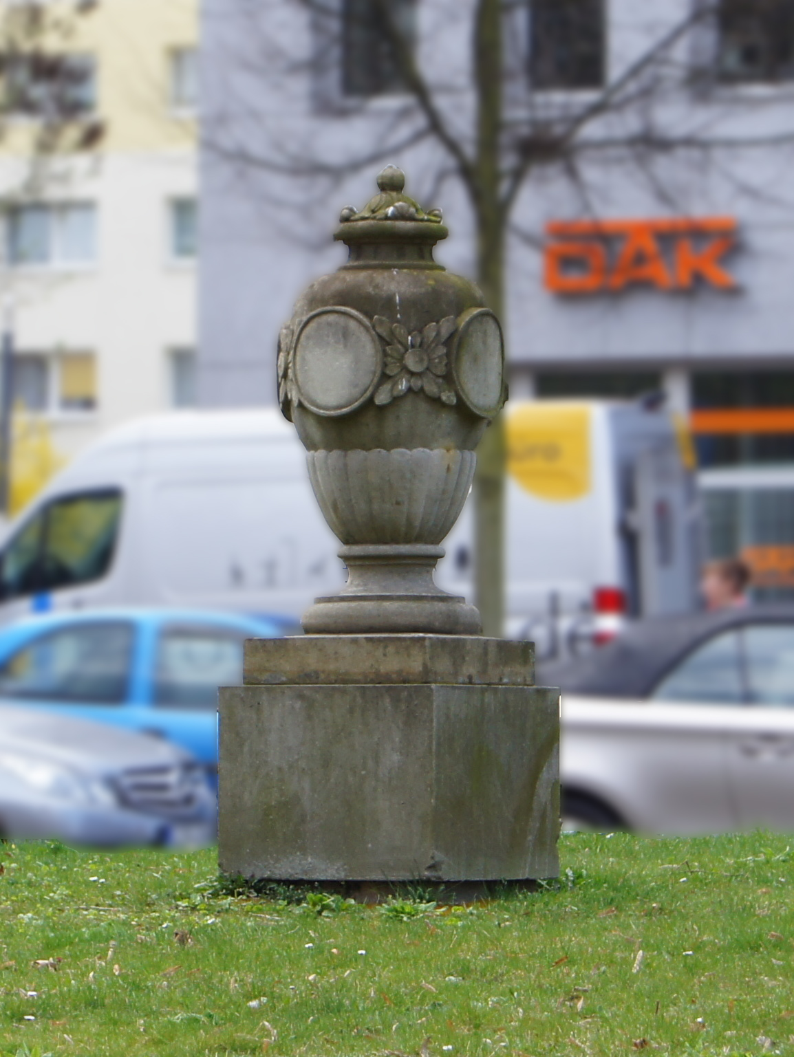 Foto von Vase mit Medaillon