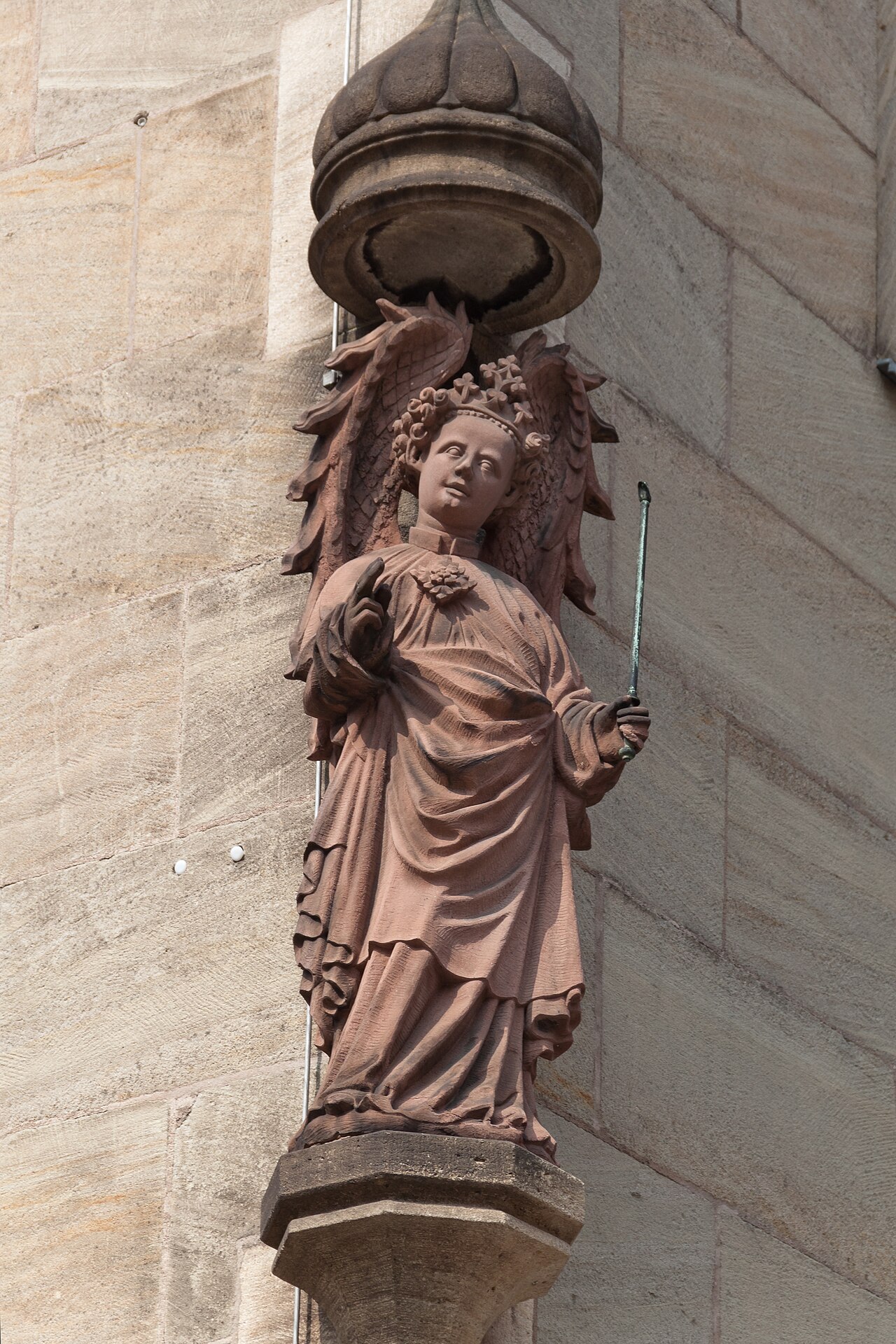 A statue on the corner of the building of "das Haus der Evangelisch-Lutherischen Kirche", Burgstraße, Nürnberg