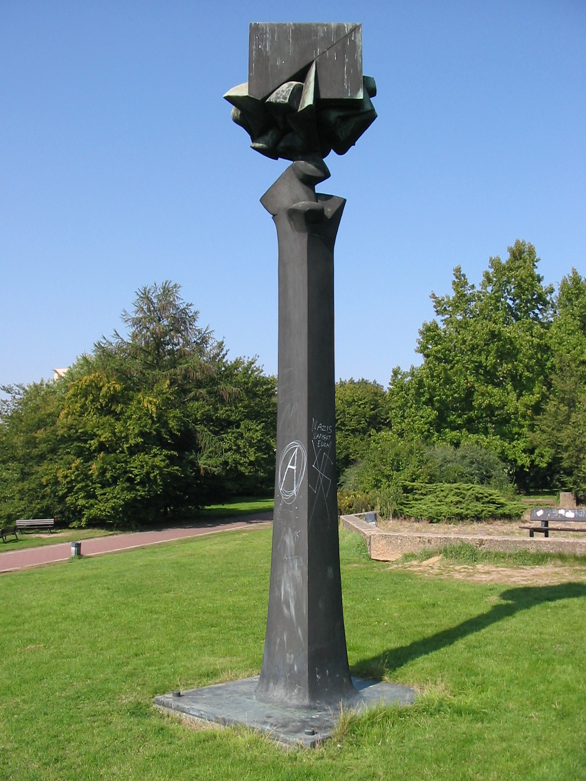 Braunschweig , Säule im Viewegs Garten