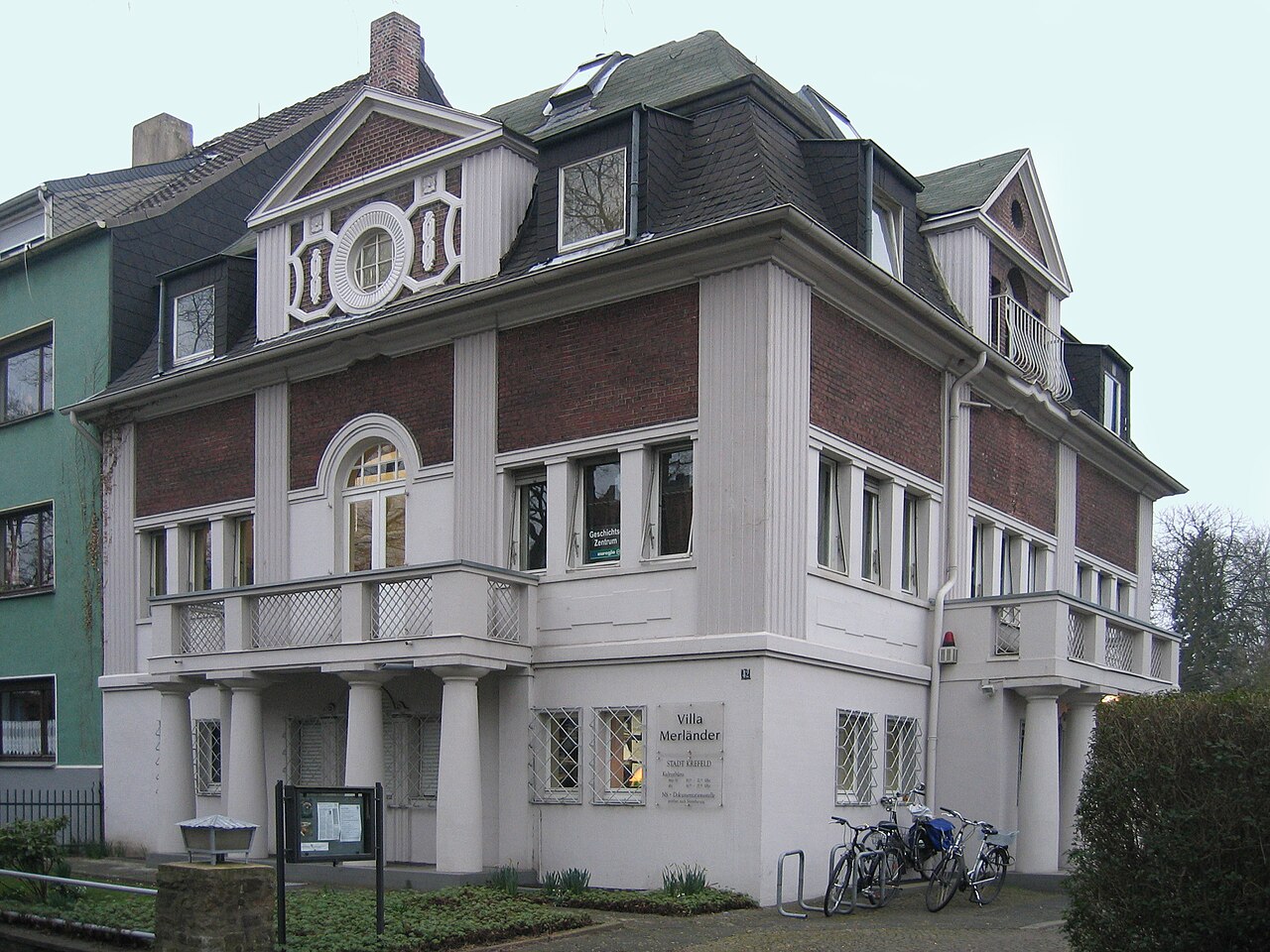 Villa Merländer in Krefeld -Cracau, Friedrich-Ebert-Straße 42, erbaut 1924/1925