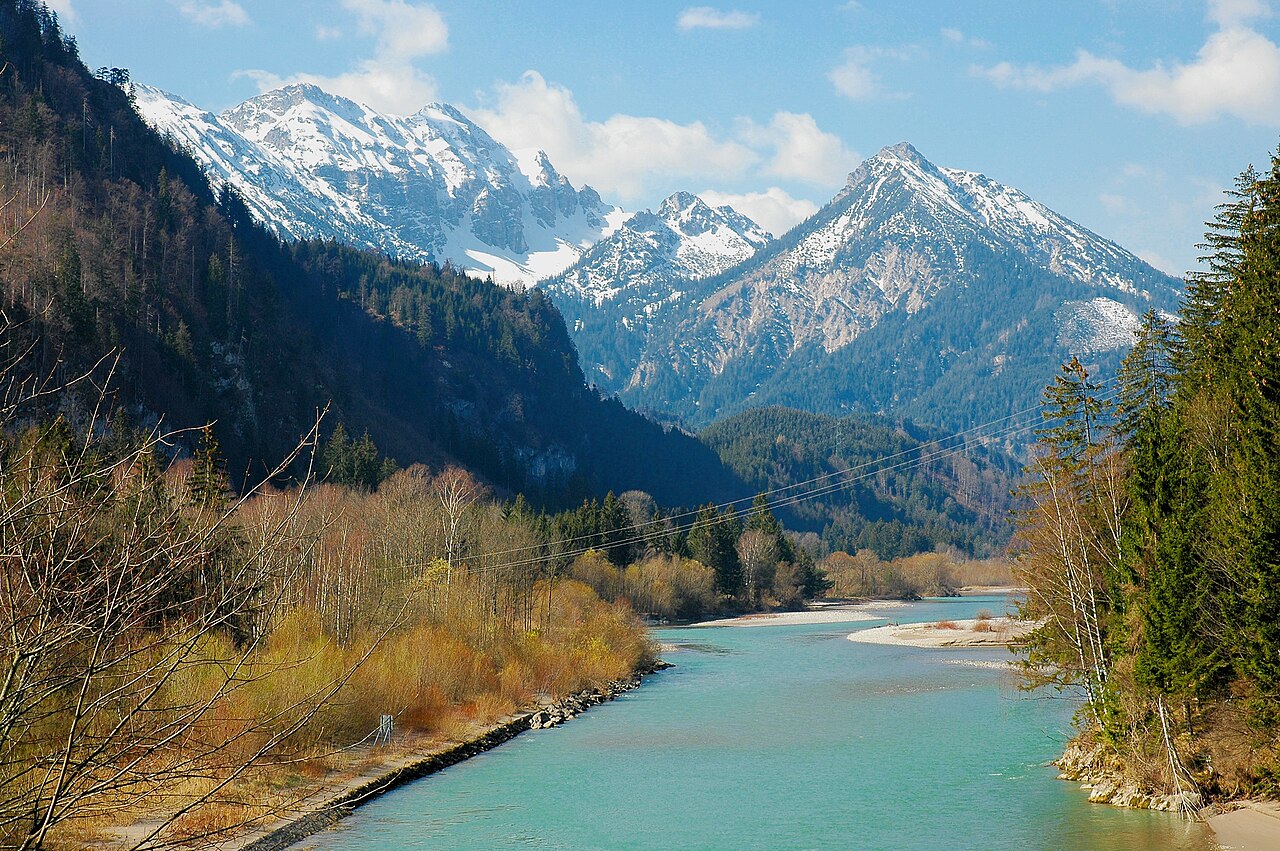 Lechtal bei Füssen oberhalb des Lechfalls, Blick lechaufwärts