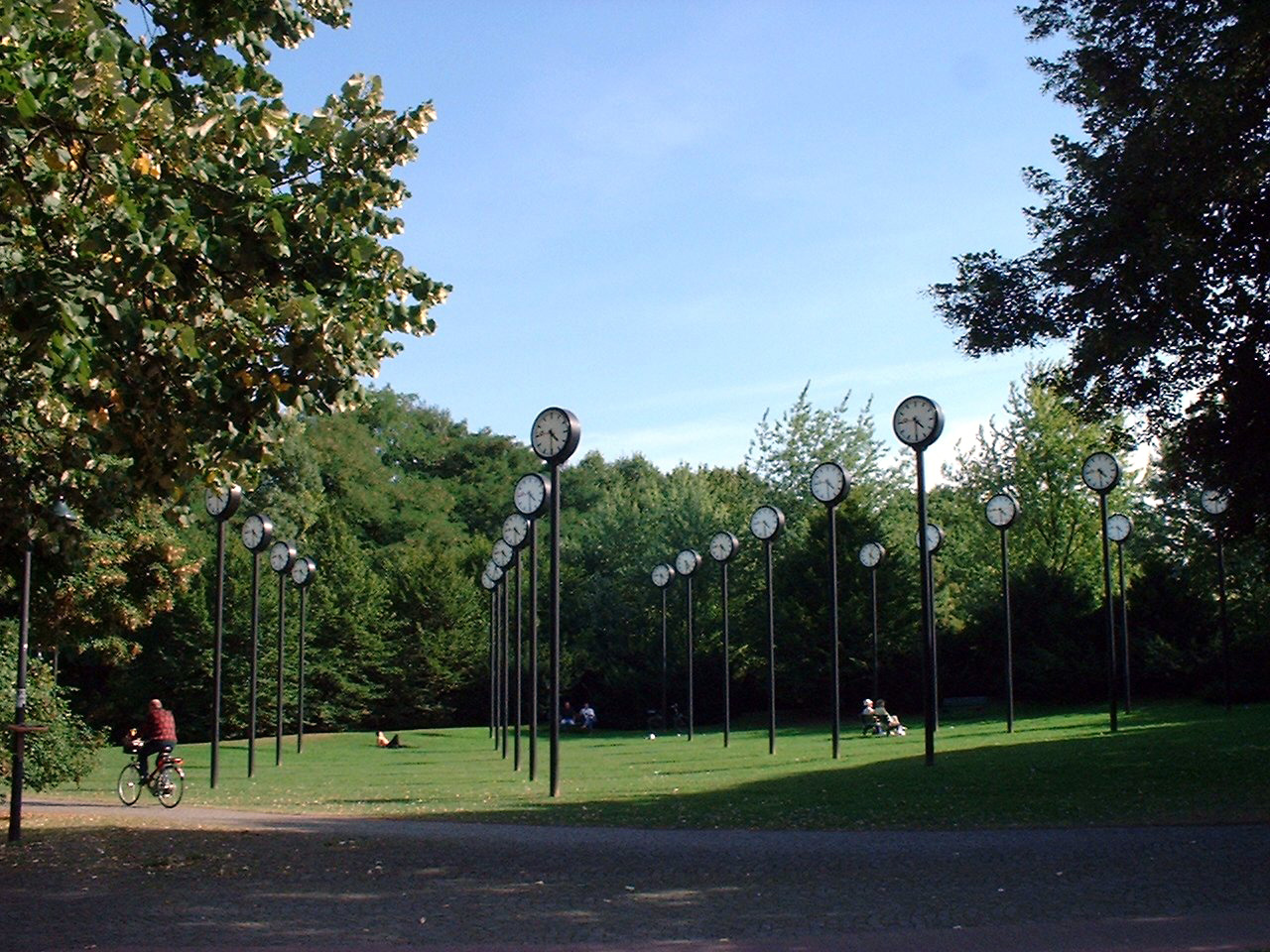 The installation Zeitfeld (Time field) is a work of art by the German artist Klaus Rinke