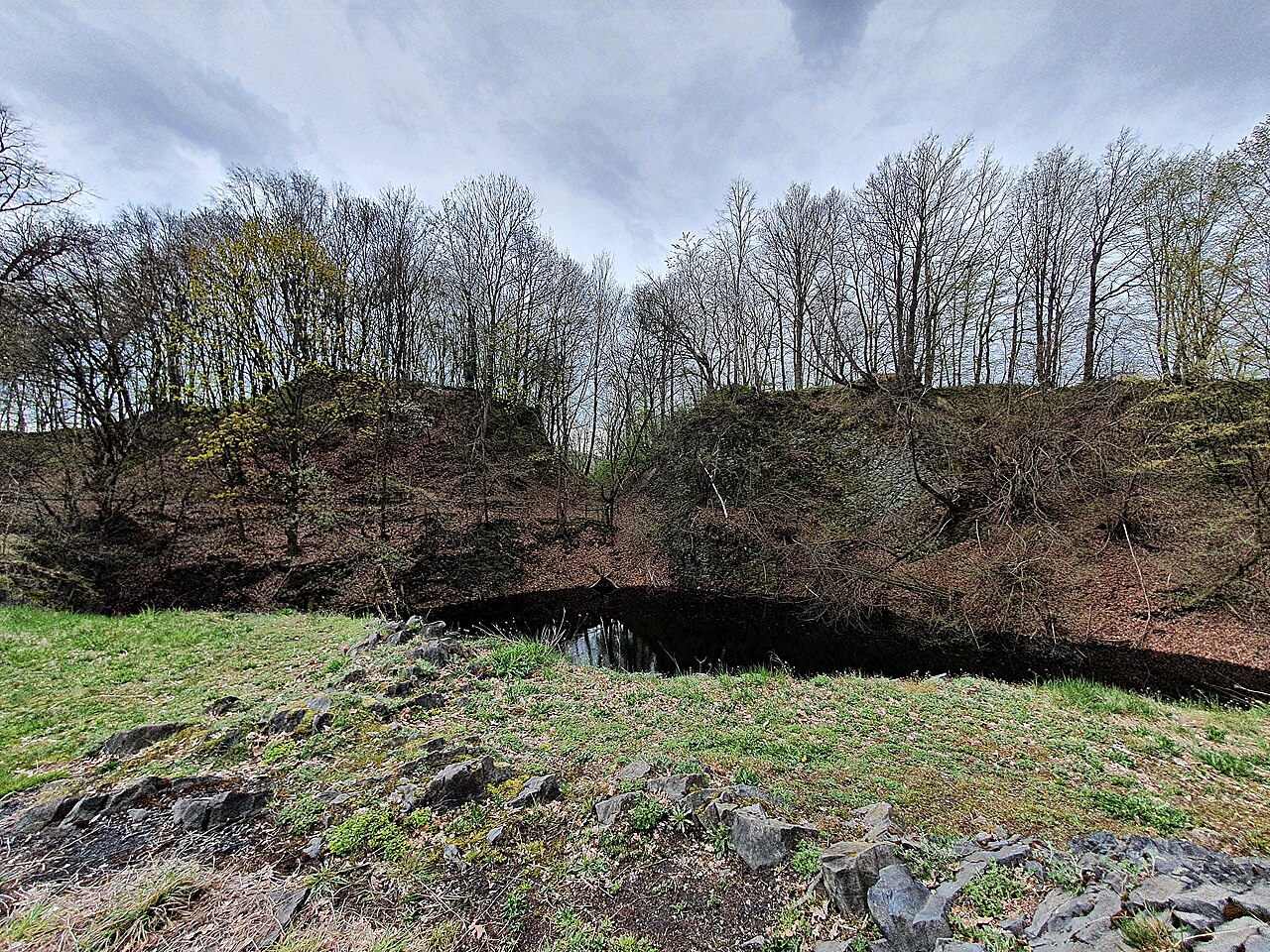 Basaltsteinbruch auf der Wachtbergkuppe bei Taubenheim (Spree)