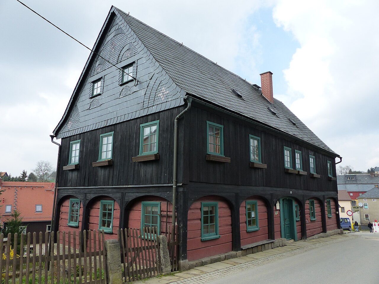 Denkmalgeschütztes Umgebindehaus, Neudorfstraße 2, Hinterhermsdorf