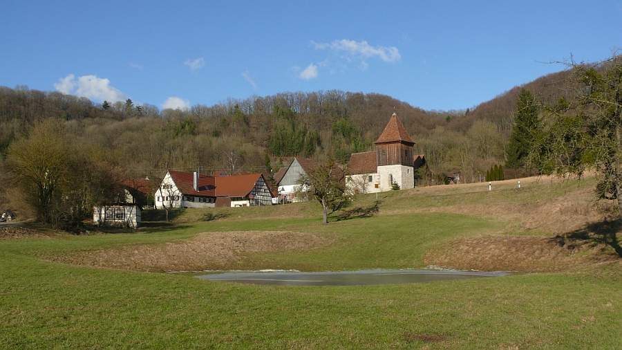 Burgstall der Wasserburg und die Allerheiligenkapelle, Unterscheffach
