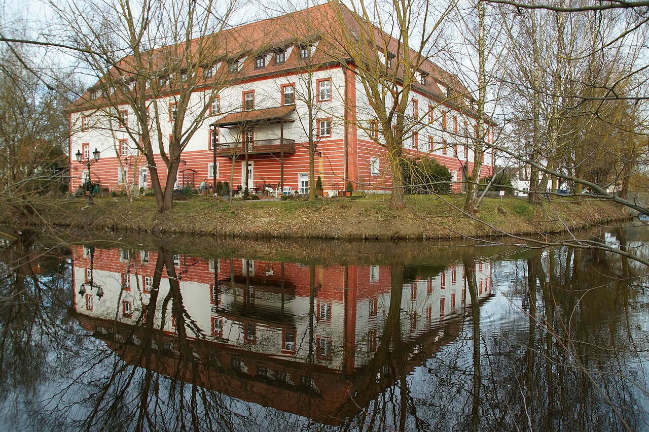 Wasserschloss Gebelkofen in Gebelkofen, Obertraubling, Bayern This is a photograph of an architectural monument
