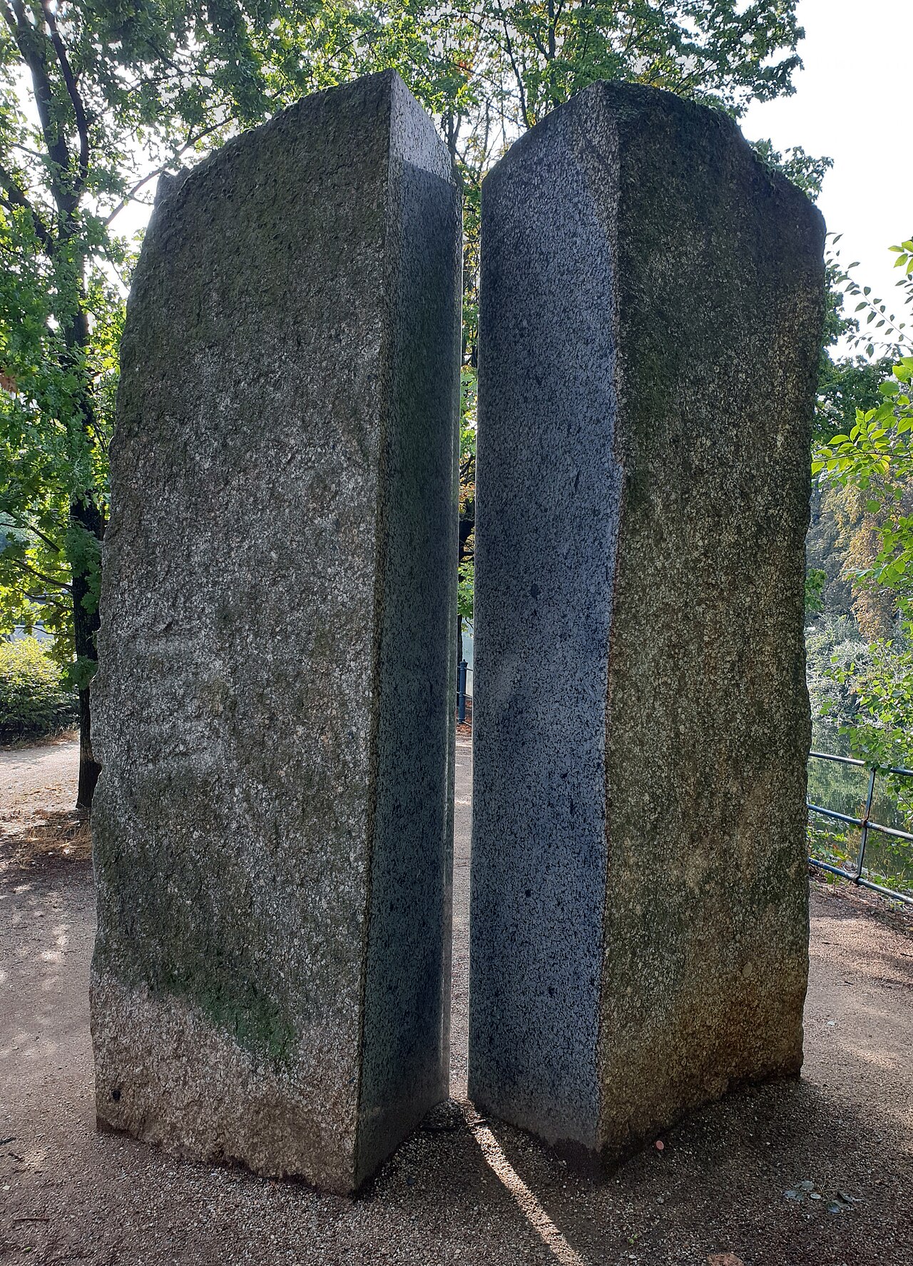 Sculpture," Wassertor " by Susanne Specht , 2000, Corneliusstraße 7, Berlin-Tiergarten , Germany
