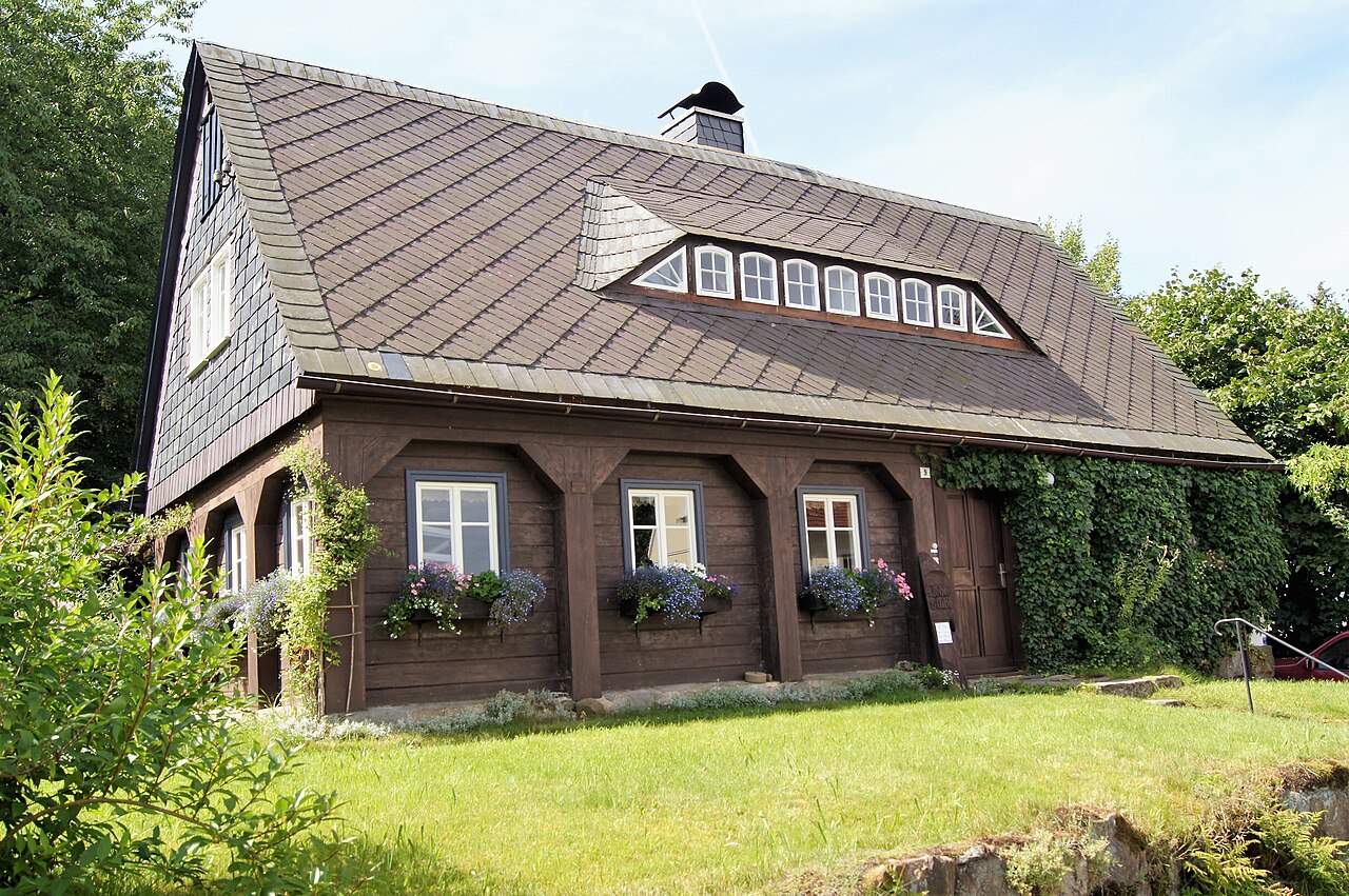 Denkmalgeschütztes Umgebindehaus, Weberstube, Lindenweg 9, Jonsdorf