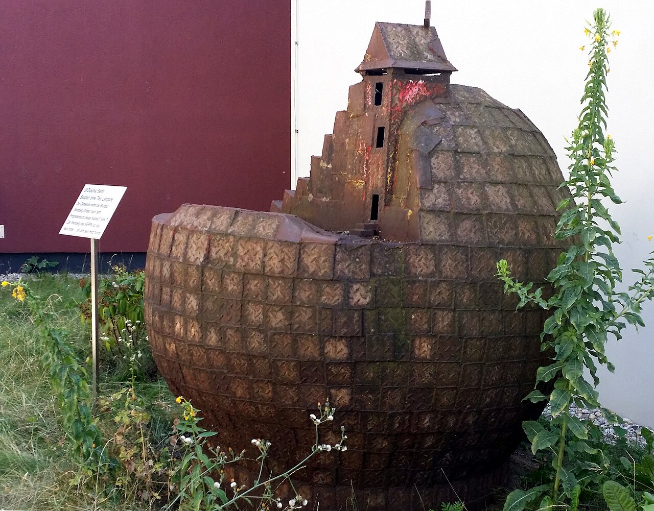 Sculpture "Untitled" (God's Vineyard) by Ulf Duschat at the Danielkirche in Berlin-Wilmersdorf, Germany