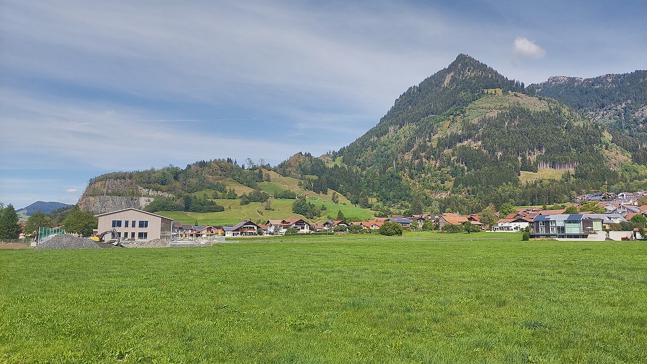 Weinberg, Burgberger Hörnle and village Burgberg im Allgäu, view from south