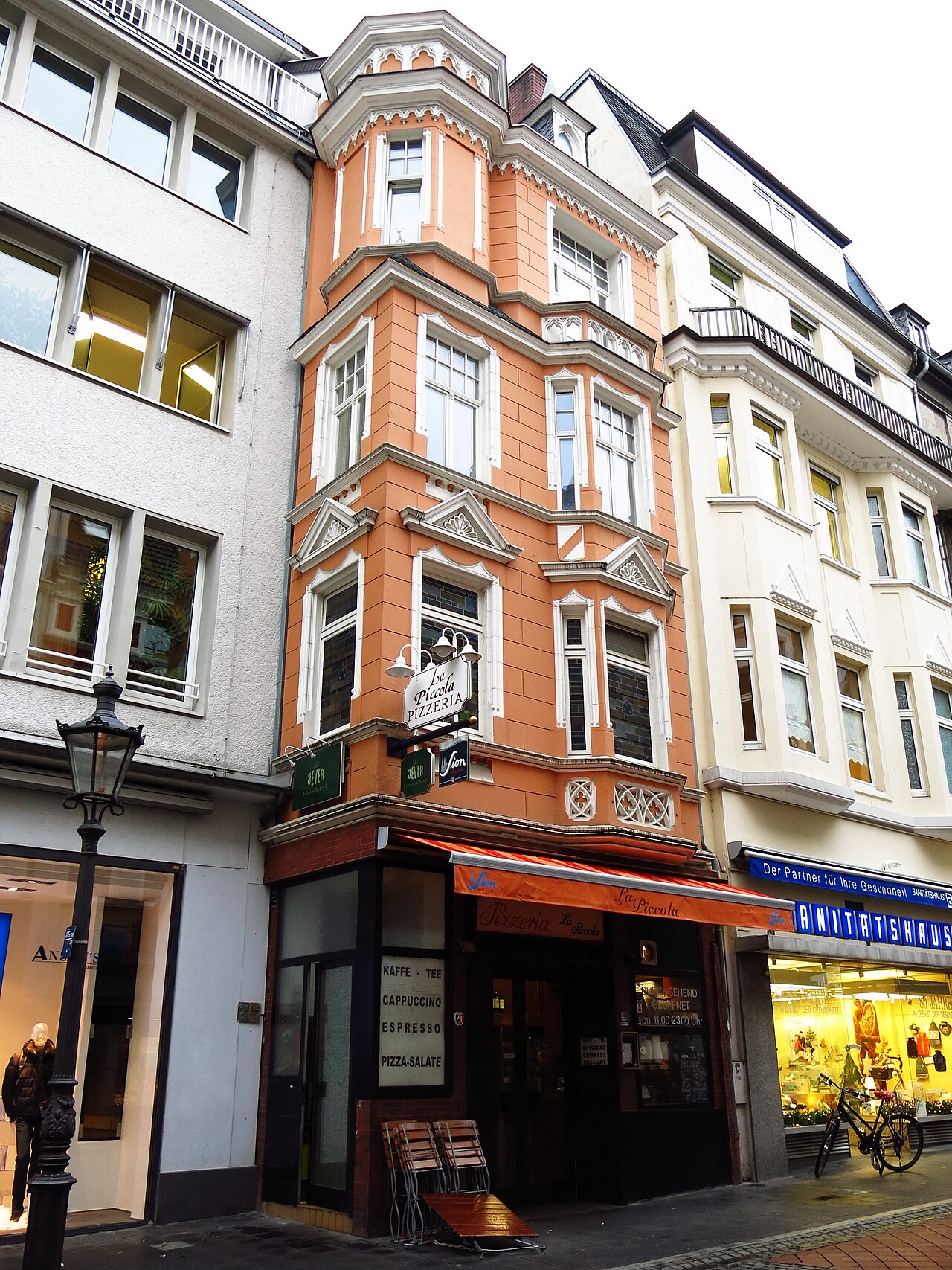 Denkmalgeschütztes Wohn- und Geschäftshaus, Bonngasse 4, Bonn