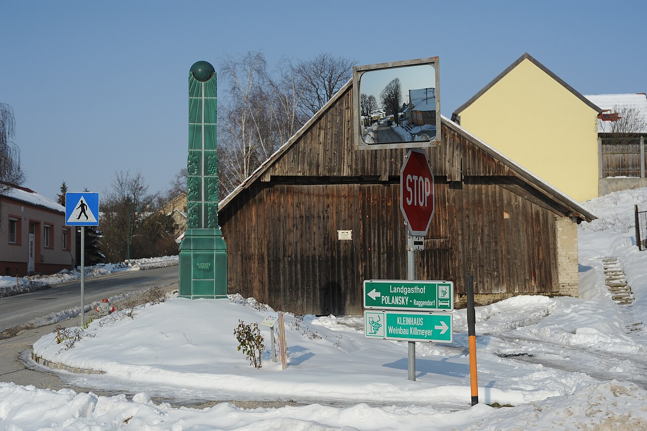 Raggendorf im schneereichen Winter 2013, GPS-Angabe nur ungefähr!
