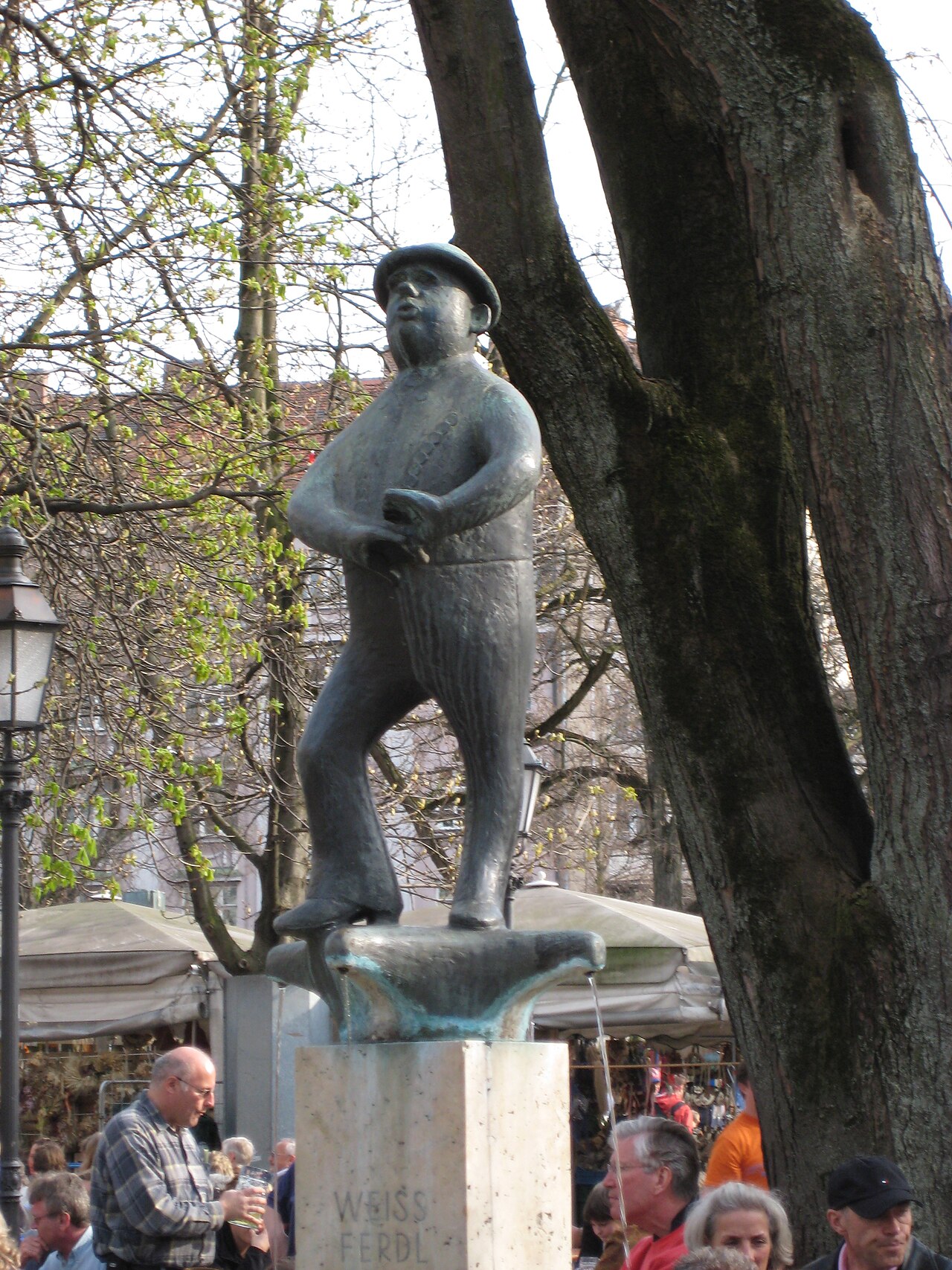 Volkssängerbrunnen de:Weiß Ferdl (Viktualienmarkt Munich)