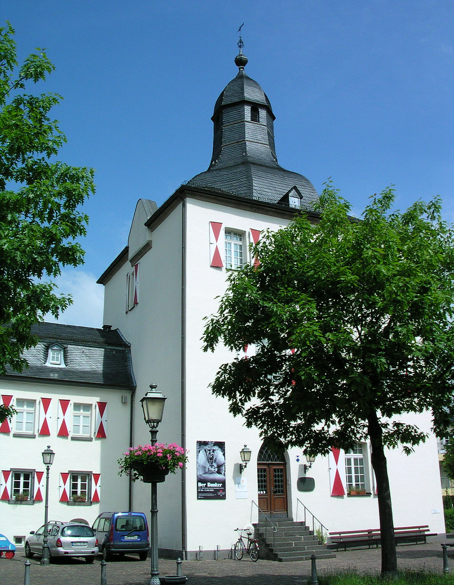 Weißer Turm, auch "Der alte Bau" und "Staffeler Turm" genannt, heute Stadtmuseum von Ahrweiler