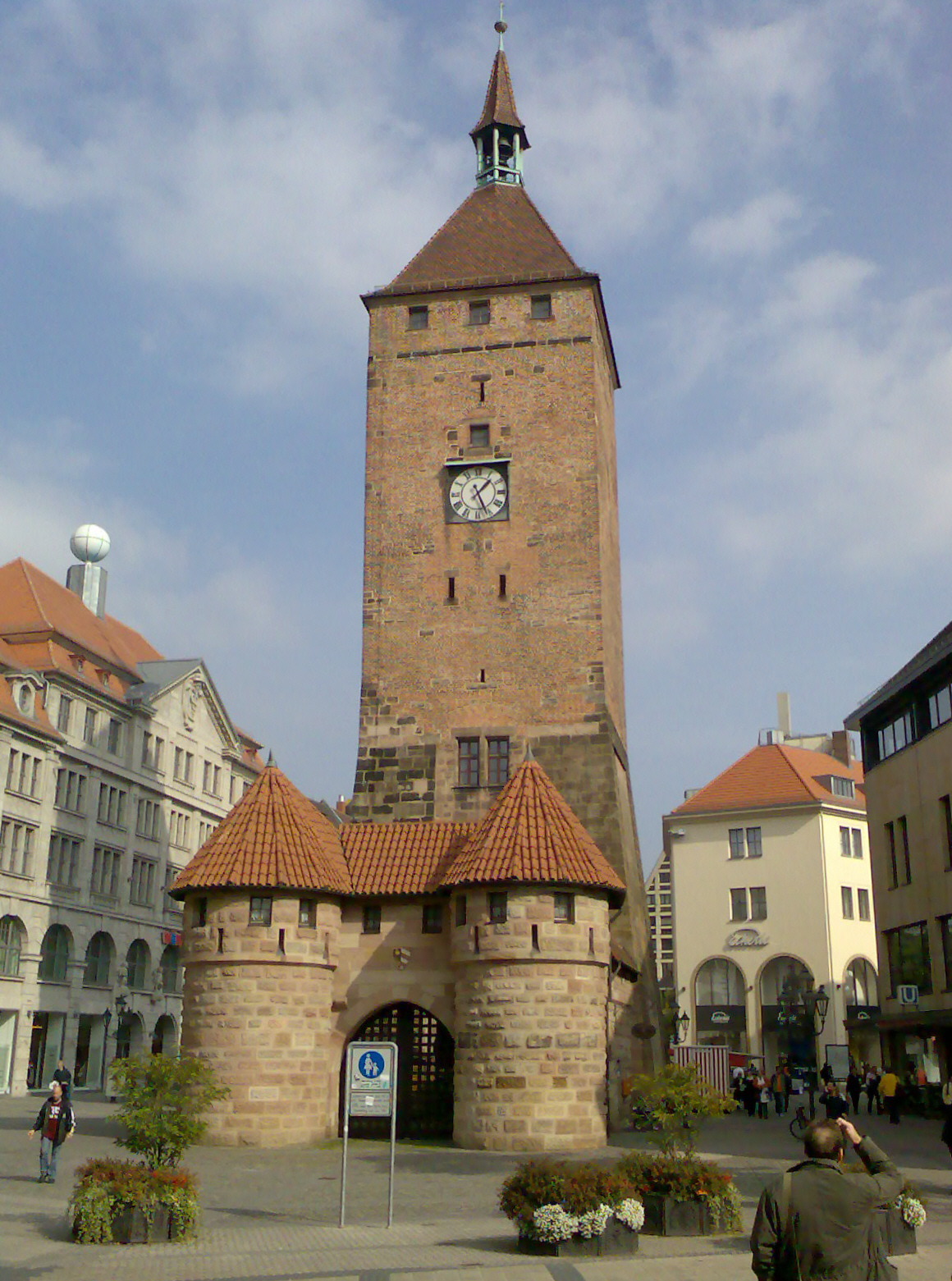 Weißer Turm in Nürnberg - Teil der vorletzten Stadtbefestigung
