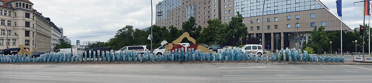 Sculpture, " Welle " by Egidius Knops , Sonnenbrücke, Berlin-Neukölln , Germany