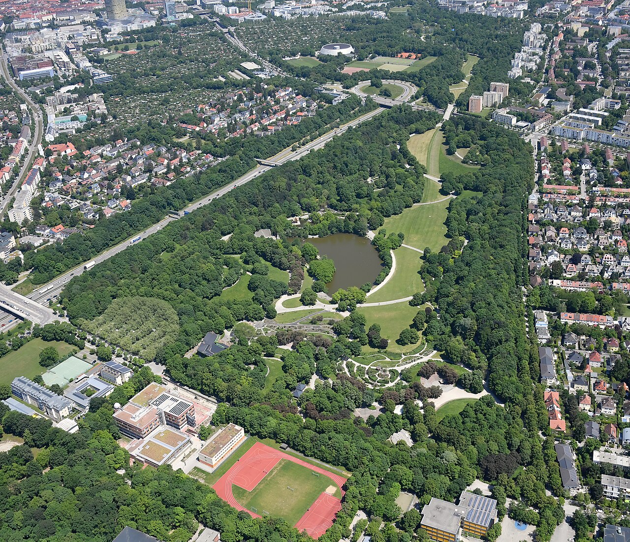 Aerial image of Westpark in Munich (view from the west)