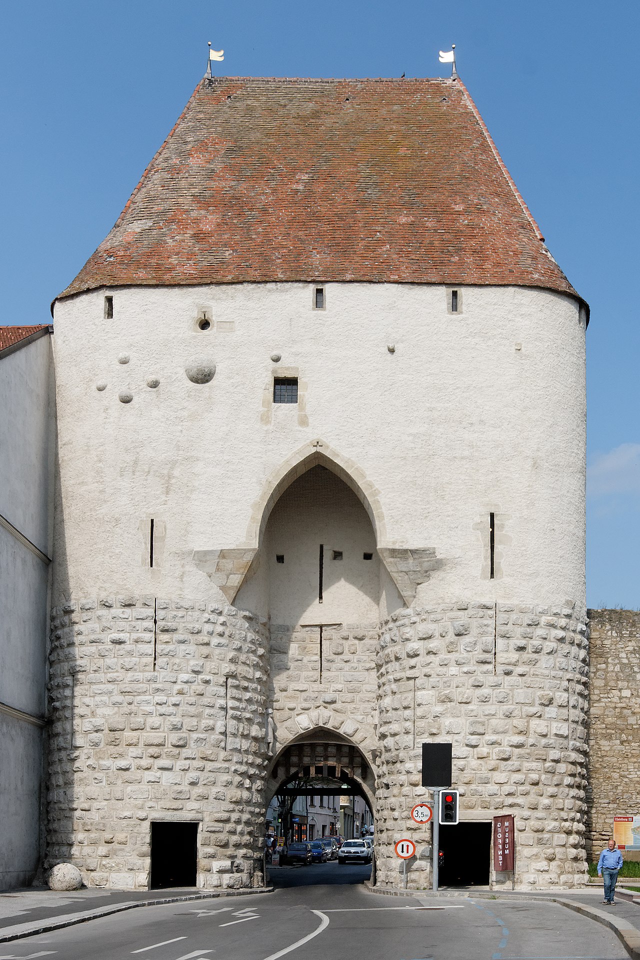 Wienertor in Hainburg (Donau) aus dem 13