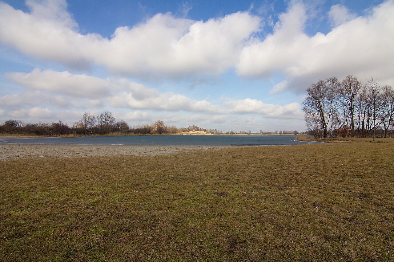 Hufeisensee im Wietzepark in der Niedernhägener Bauerschaft (Isernhagen), Niedersachsen, Deutschland
