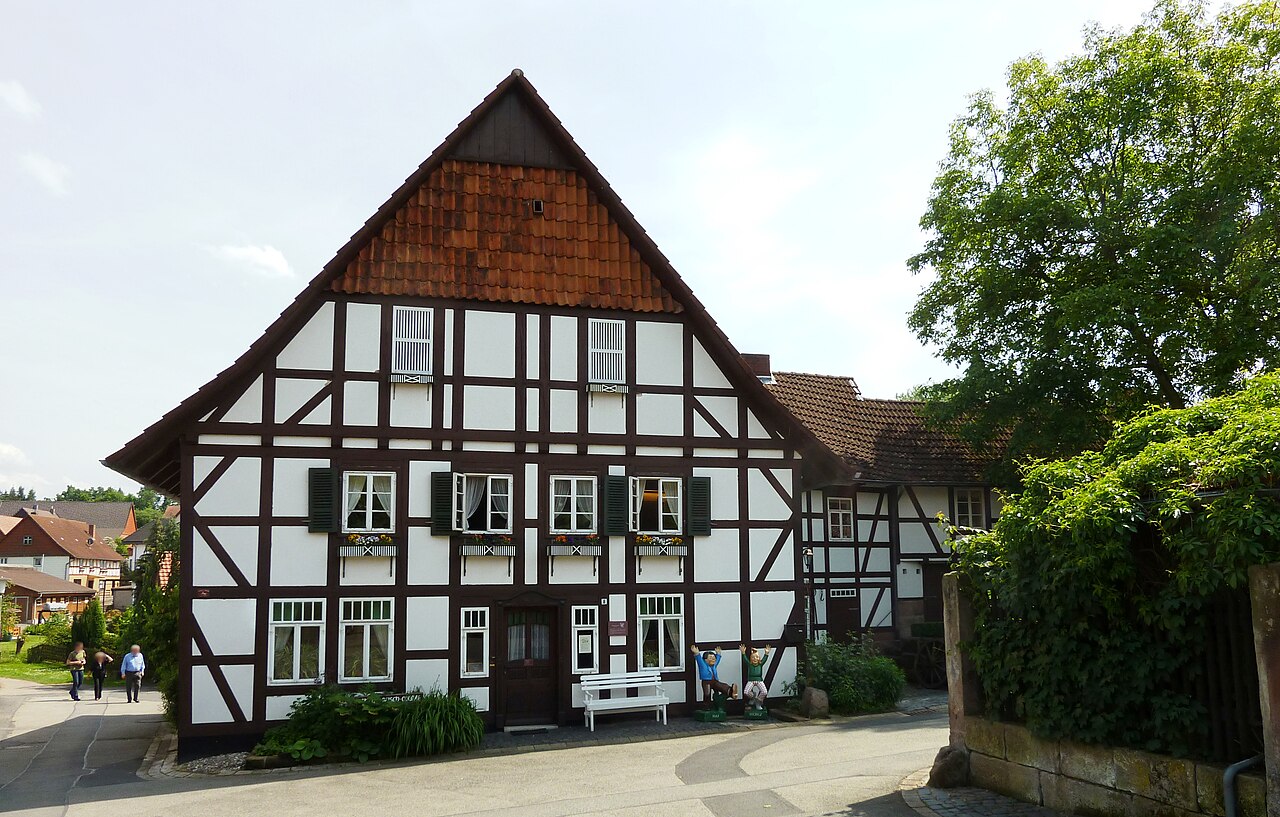 Niedermühle (Herrenmühle) in Ebergötzen , Landkreis Göttingen, Niedersachsen, vermutlich 18