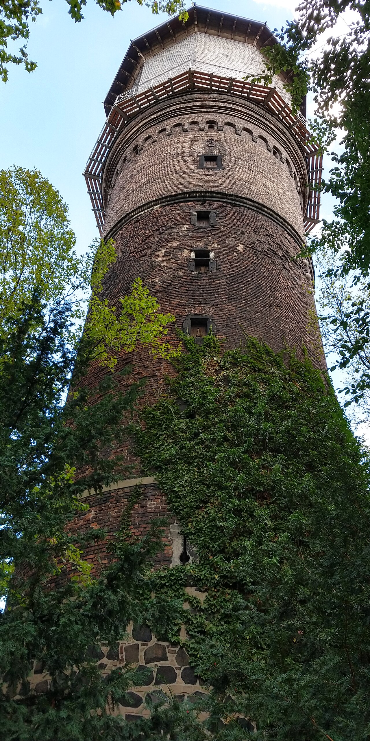 ehemaliger Windmühlenturm in Neuss City aus dem 13