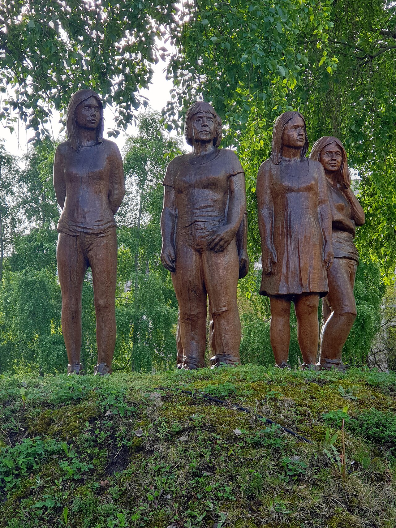 Sculpture, " Wir " by Stephan Guber , 2017, Ebertstraße 16, Berlin-Mitte , Germany