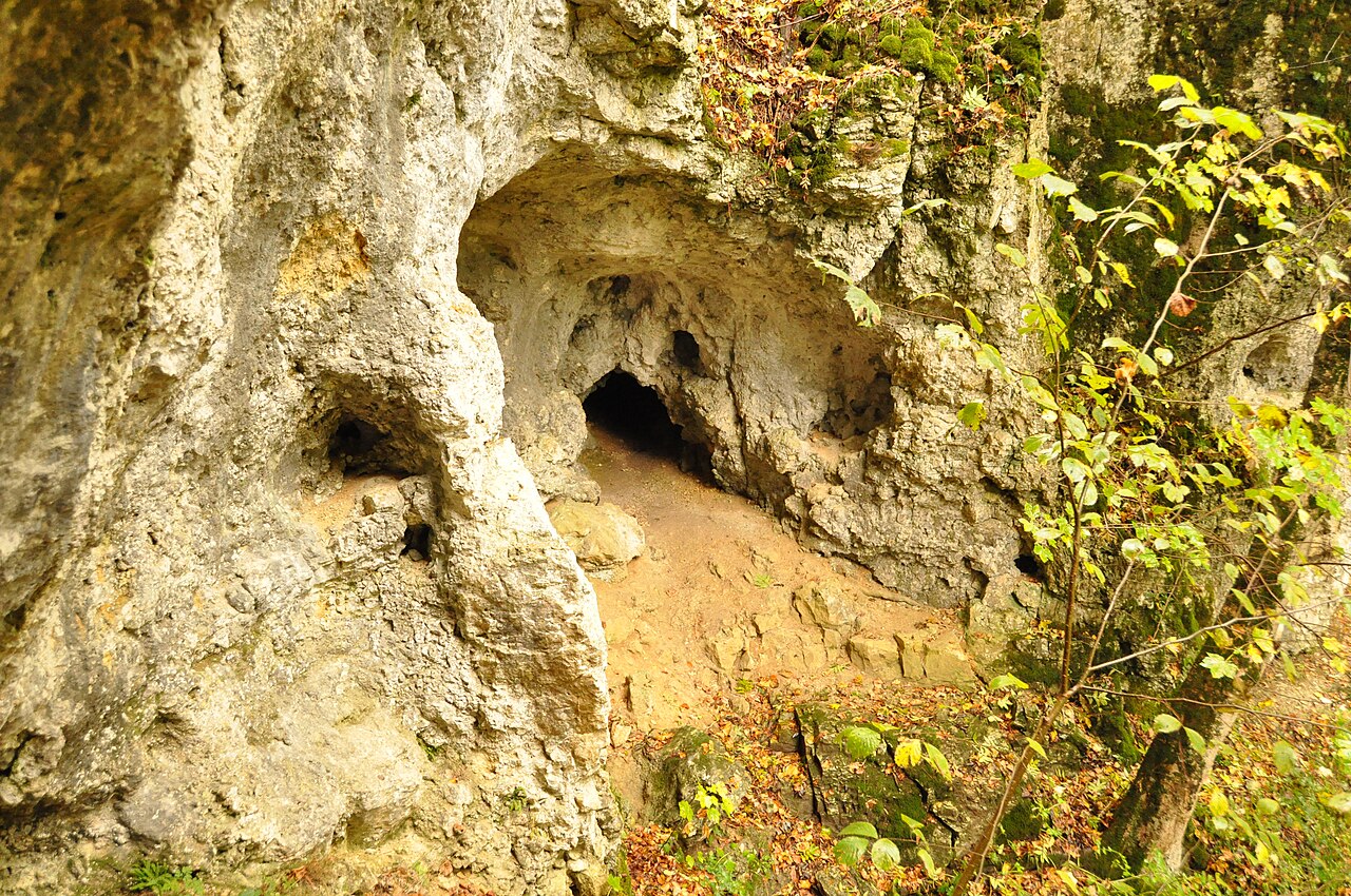 Entrance wolfsschlucht cave