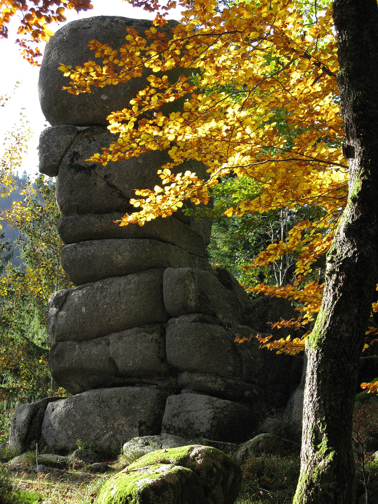 Der Siebenfelsen bei Elzach-Yach im Naturschutzgebiet „Yacher Zinken“