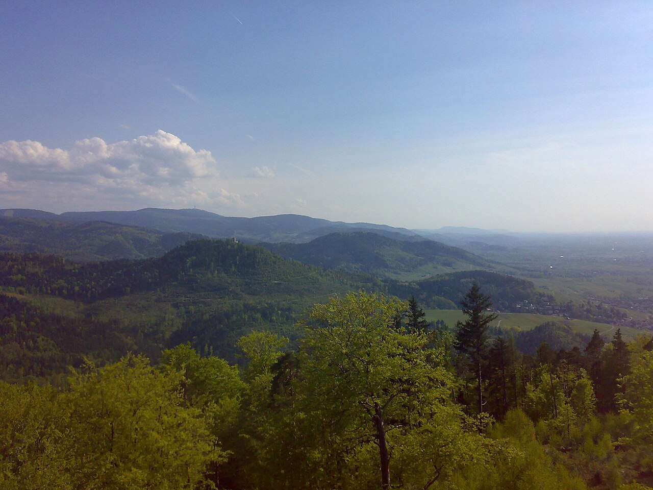 Blick vom Fremersberg auf Yburg und Nordschwarzwald