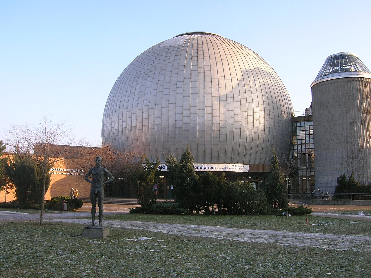 Berlin, Prenzlauer Berg, Zeiss-Großplanetarium an der Prenzlauer Allee