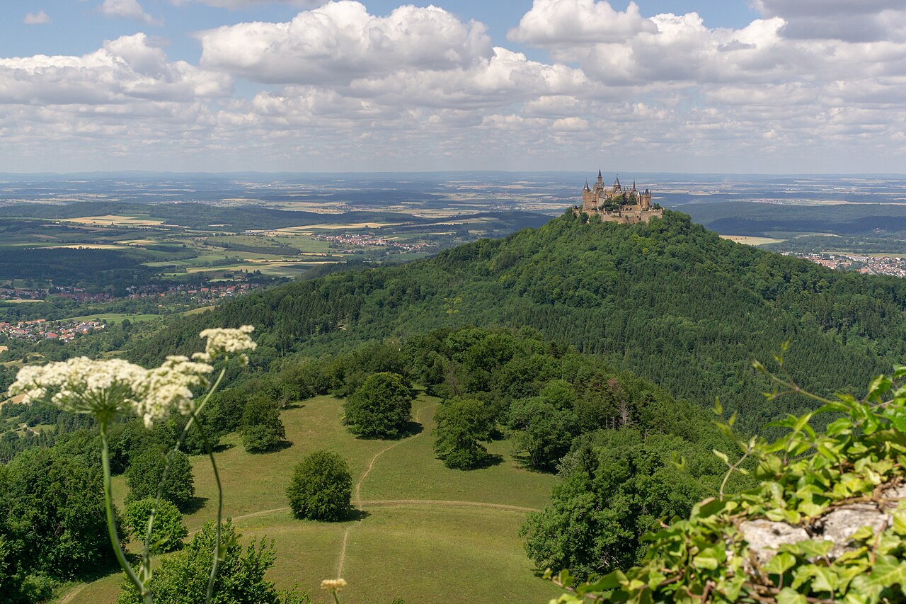 Blick vom Zeller Horn : Landschaftsschutzgebiet Albstadt-Bitz 4