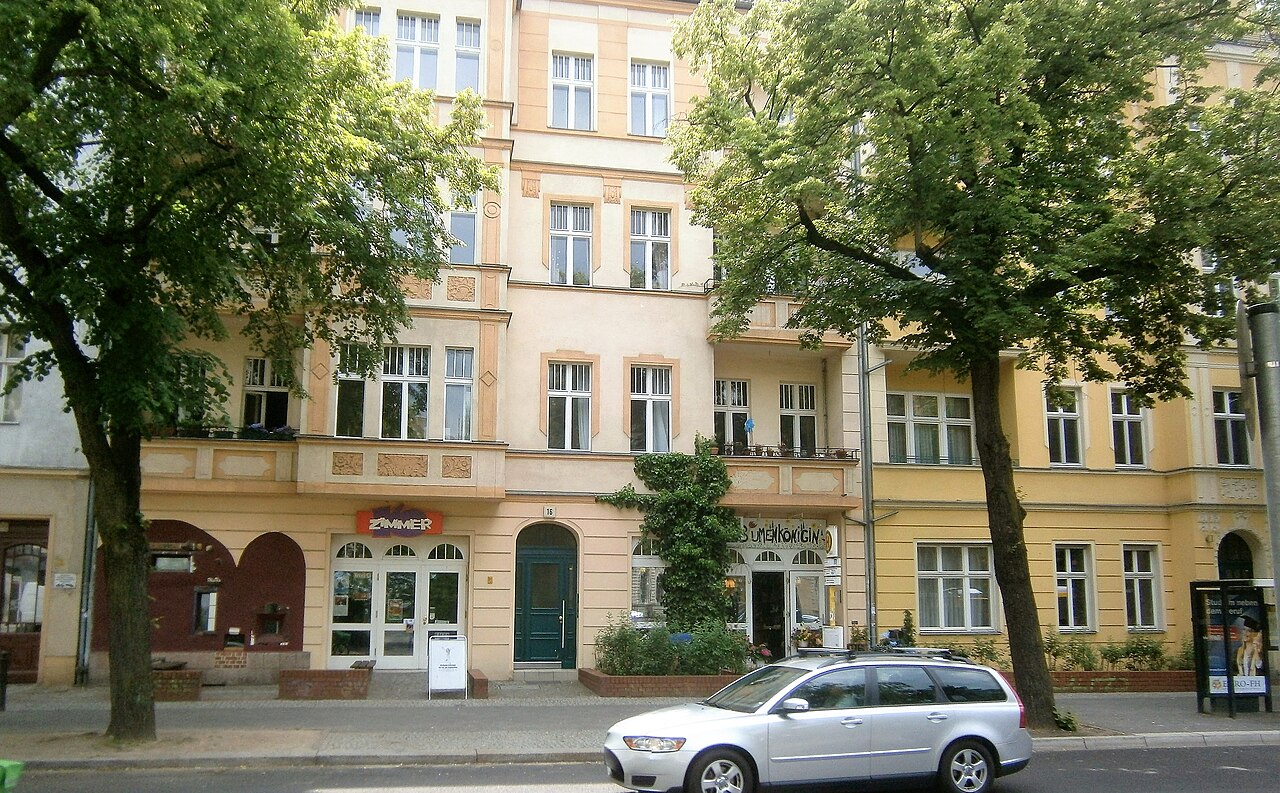 Die Florastraße ist eine Straße im Ortsteil Pankow im Berliner Bezirk Pankow