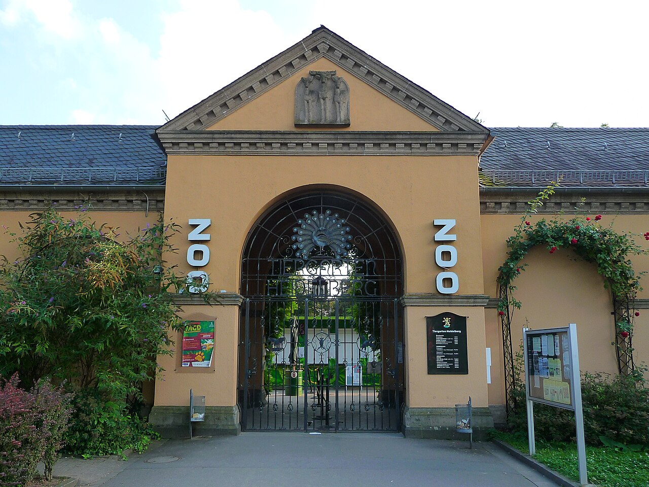 Haupteingang / Besuchereingang des Heidelberger Tiergarten im Neuenheimer Feld