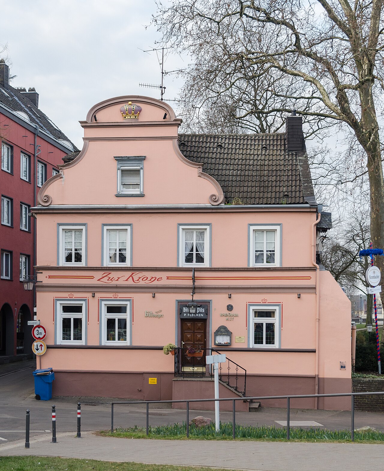 Krefeld ( North Rhine-Westphalia , Germany) – district Uerdingen – House "Zur Krone"
