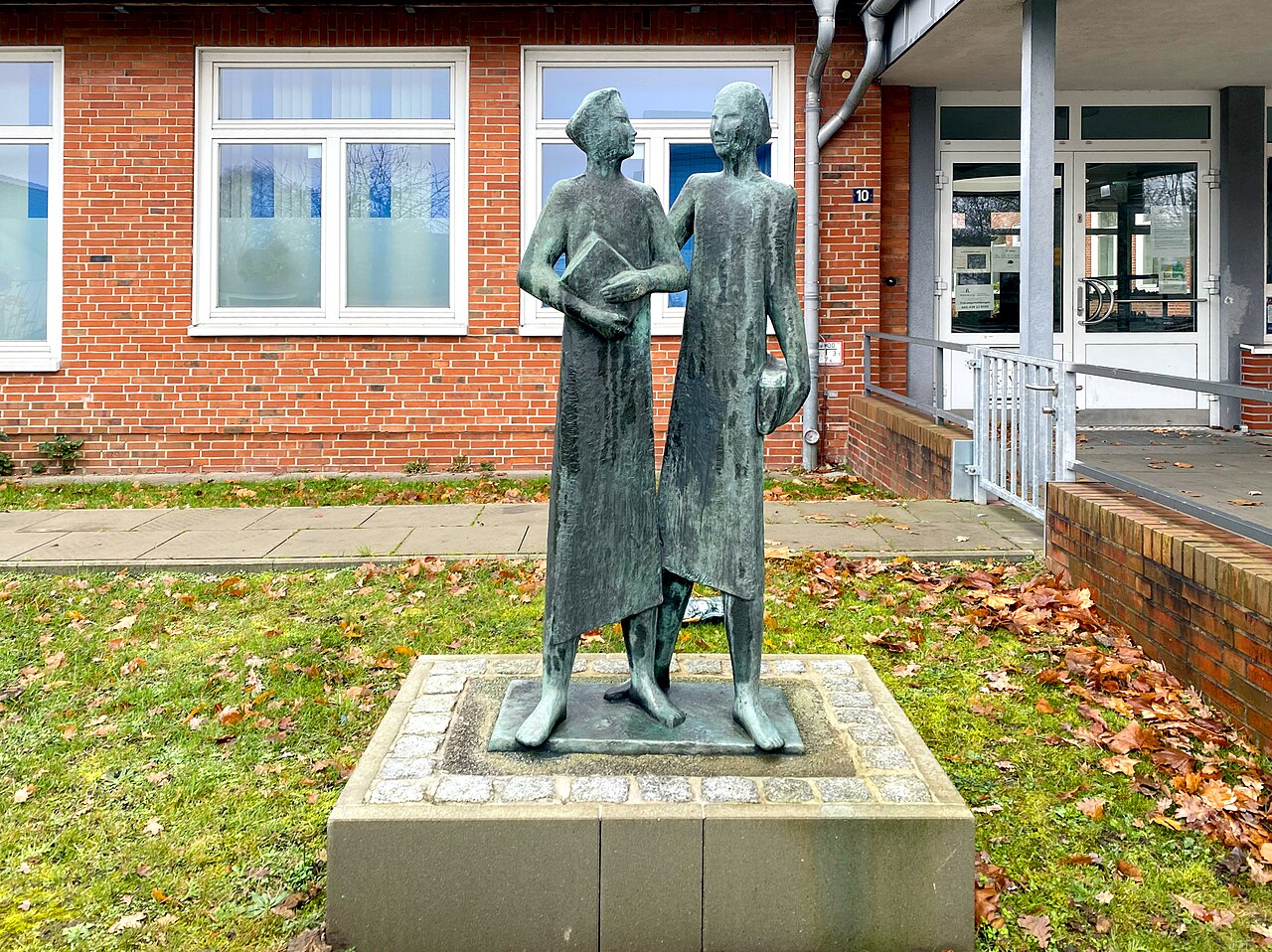 Foto von Zwei Schulmädchen