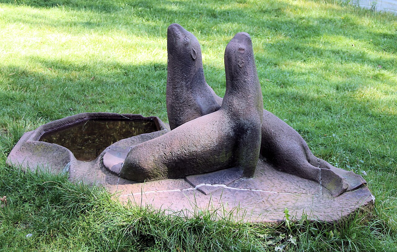 Sculpture, Sea lions with birdbath by Rosemarie Henning , 1955, Lietzenseepark, Berlin-Charlottenburg , Germany